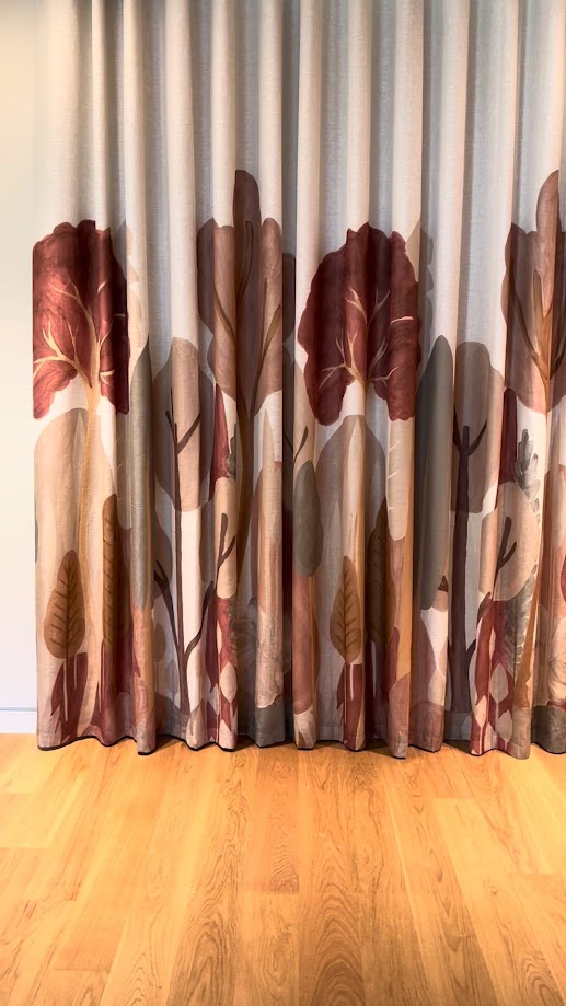 Made-to-measure curtains by To Ergastiri